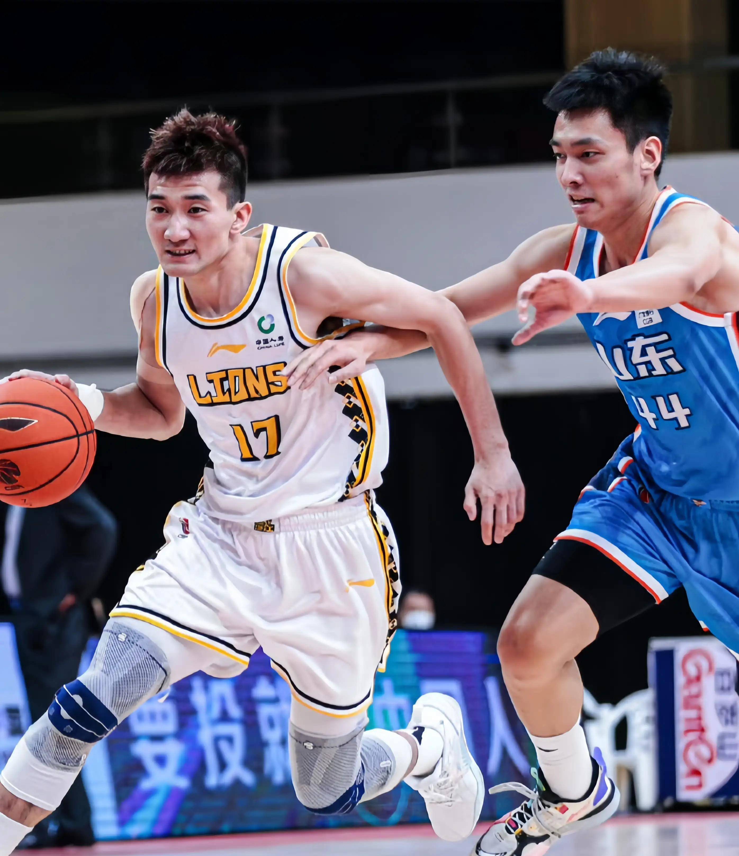 一个月都没 一个月都没